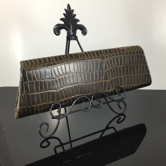 💸Kenneth Cole New York textured hand clutch - Picture 2 of 3